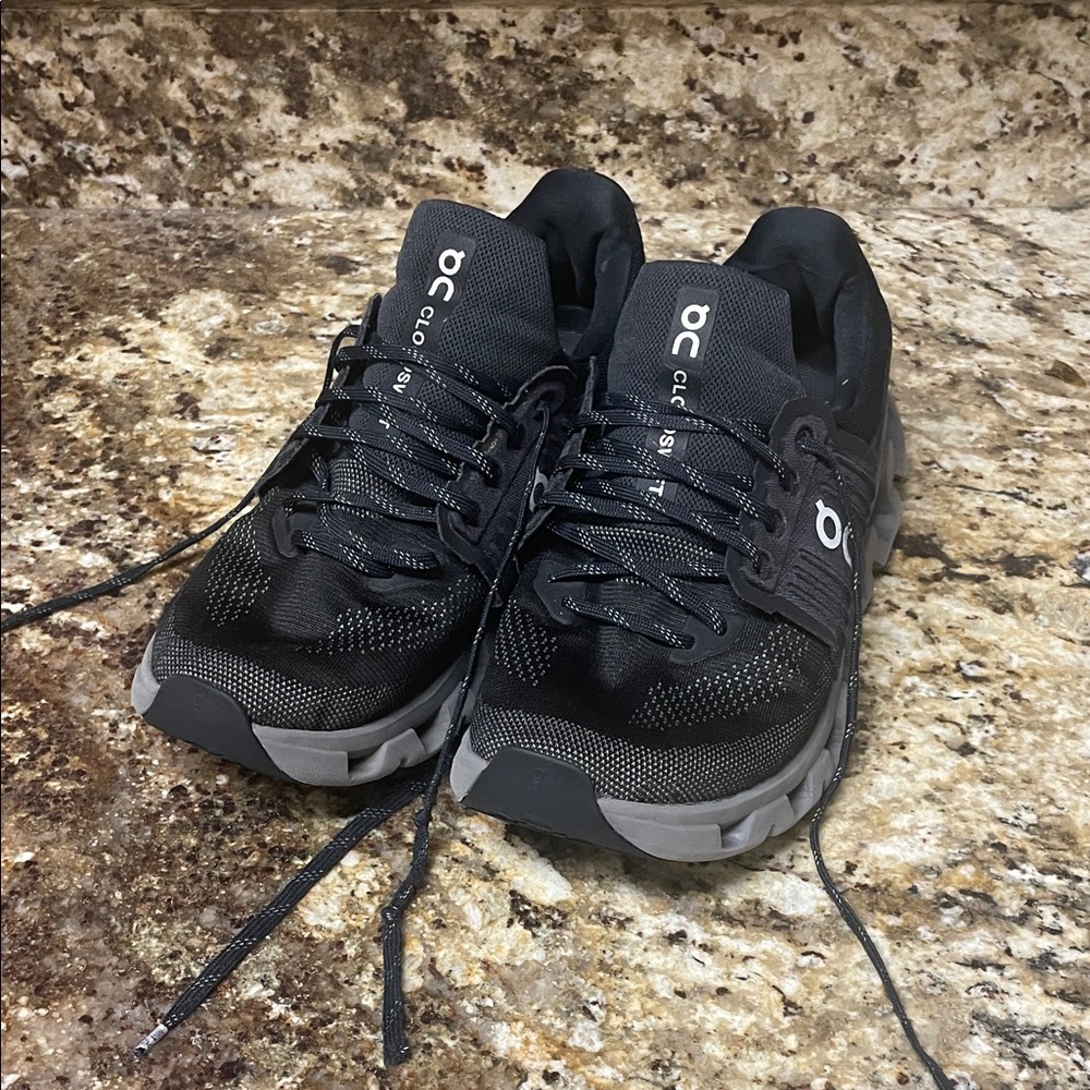 On Running Men’s Black and Gray Cloud Athletic Shoes